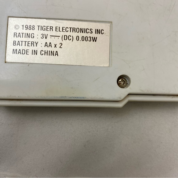 Basketball - Vintage 1988 Tiger Electronic Handheld LCD Video Game WORKS - Picture 5 of 9